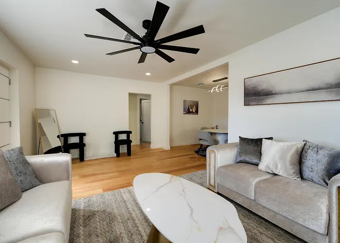 3 Mi To Dtwn! Family & Pet-friendly Gem In