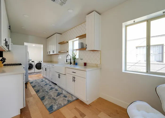 3 Mi To Dtwn! Family & Pet-friendly Gem In Holiday home