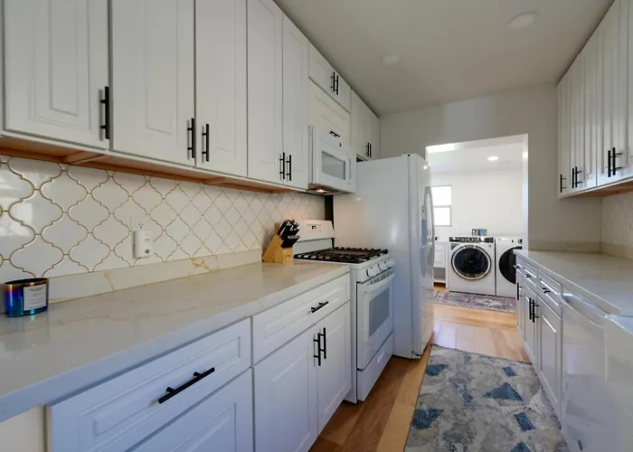 Holiday home 3 Mi To Dtwn! Family & Pet-friendly Gem In