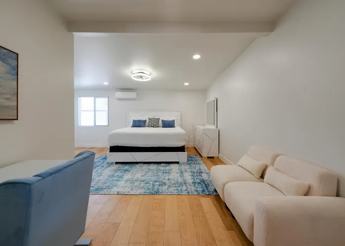 Holiday home 3 Mi To Dtwn! Family & Pet-friendly Gem In *