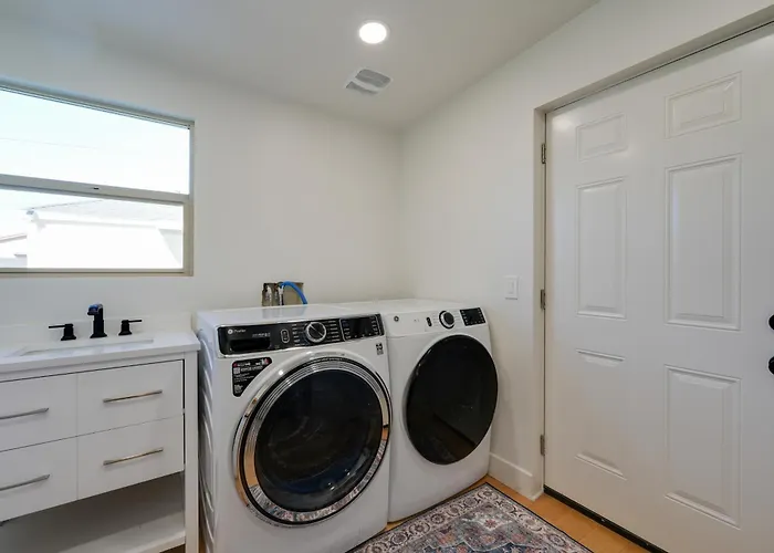 3 Mi To Dtwn! Family & Pet-friendly Gem In Phoenix